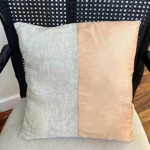Decor Pillow Linen & Metallic Peachy Color - Picture 1 of 8